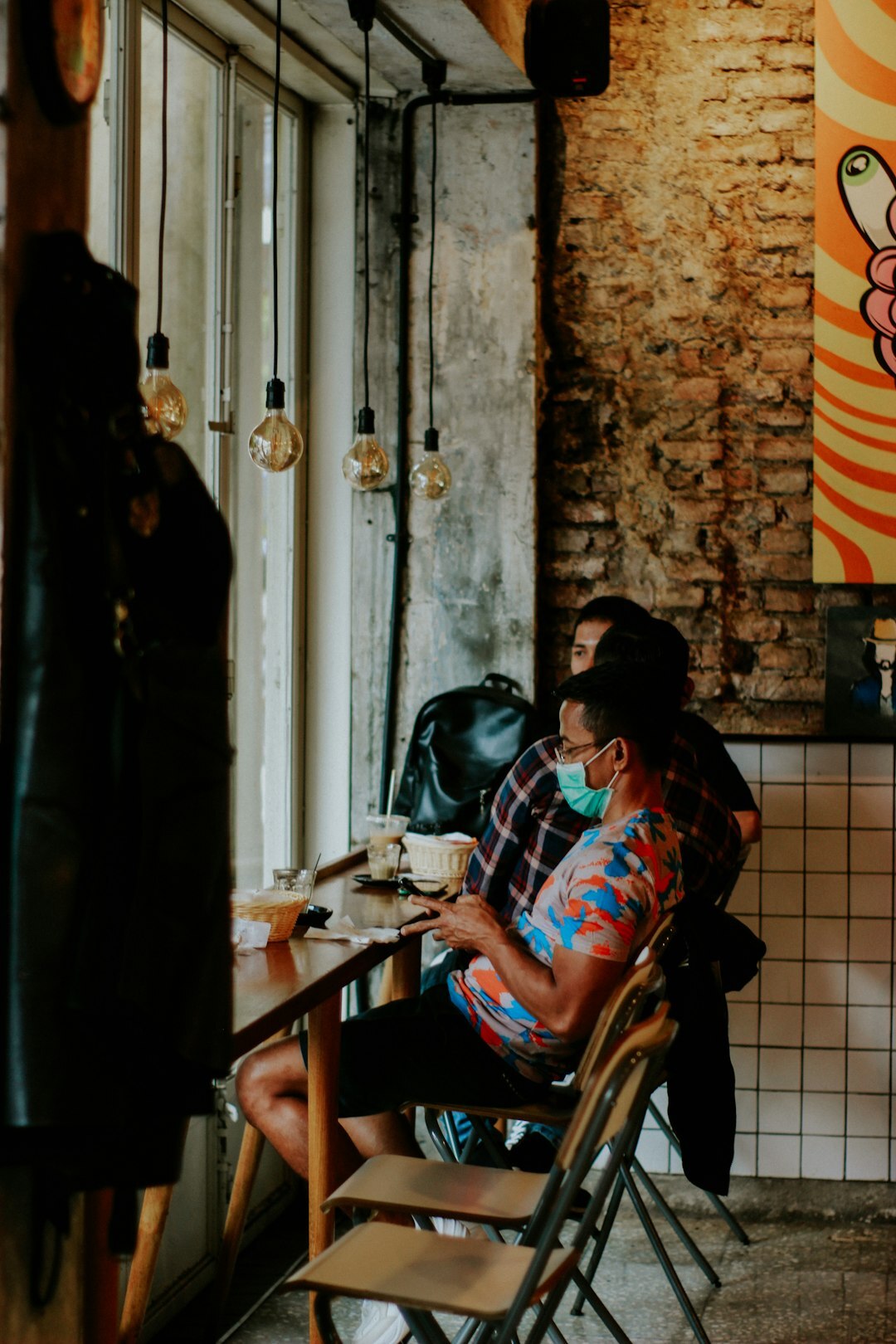 two people talking in cafe